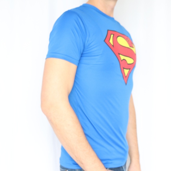 Superman T-shirt mens small stretch fit - A0 - Picture 2 of 6